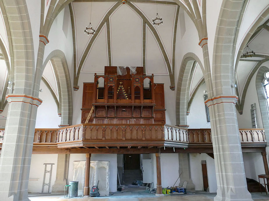 Das Gerüst ist in der Stadtpfarrkirche abgebaut (Foto: Karl-Franz Thiede)